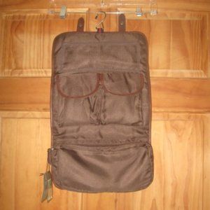 John Bartlett Statements Hanging Travel Kit